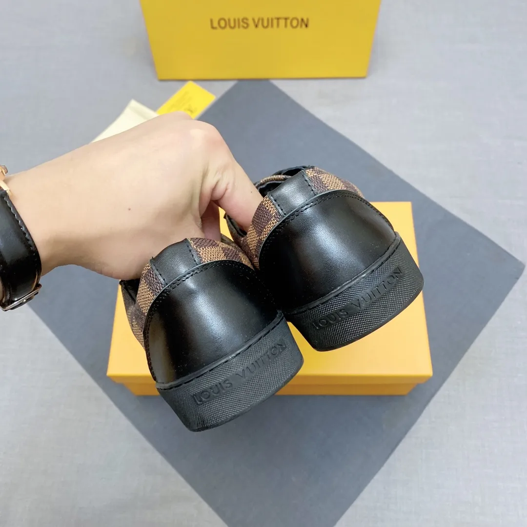p360 LV men's shoes, casual shoes, sneakers, an international high-end brand, this model is the official classic model, 1:1 quality, made by famous manufacturers, made of Italian cowhide ➕PVC presbyoplasty material, perfect last shape, generous and fashionable design, attracting many consumers, top-grade cowhide inside, made of cowhide: what you want is high quality; dear friends, don't miss to forward the picture, the code number is 38_44 optional, No. 019